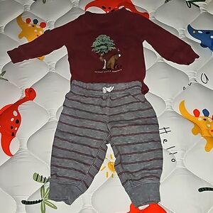 6 month 2 peice long sleeved and pants set